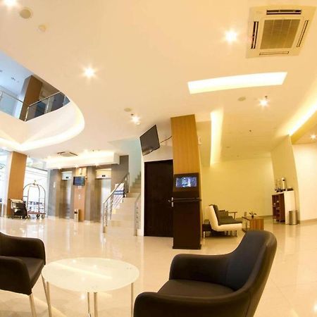 Hotel 88 Grogol By Wh Jakarta Exterior photo
