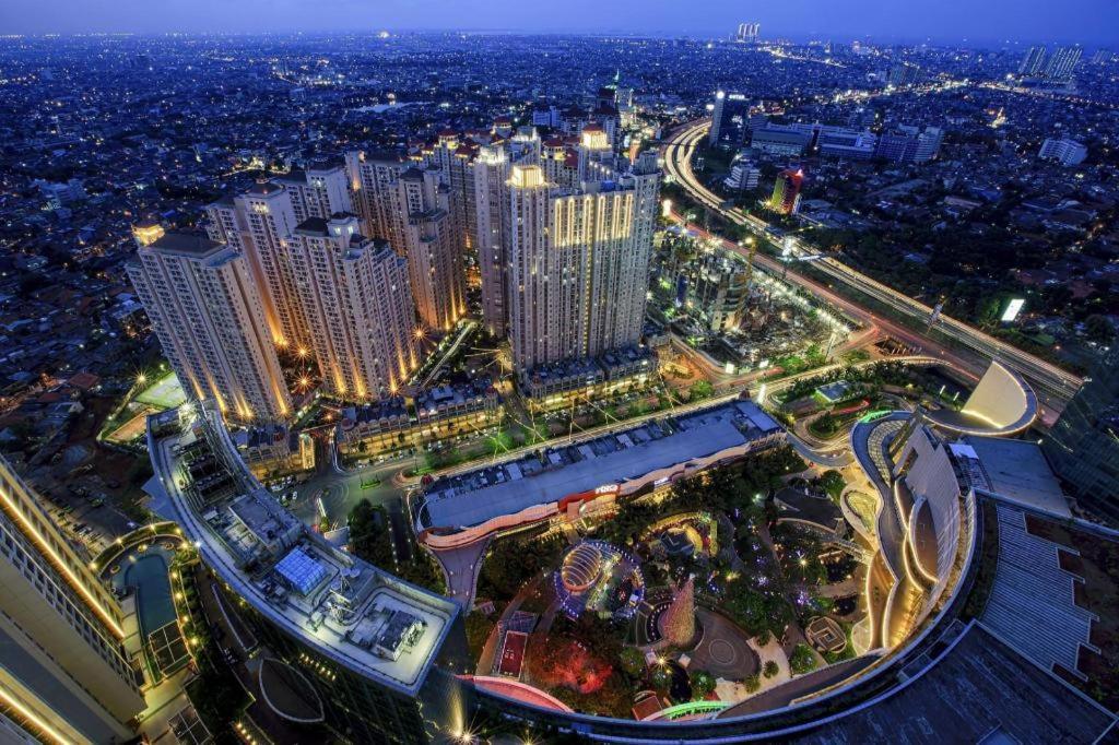 Hotel 88 Grogol By Wh Jakarta Exterior photo